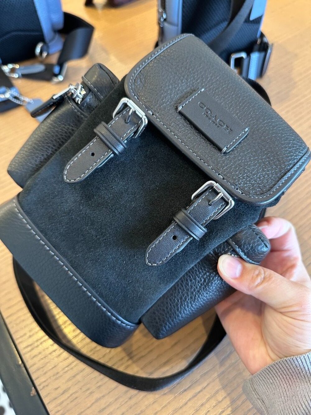 NWT! Coach CCE79 Men's Sprint Sling Pack Small Messager In Black Suede leather - Picture 2 of 11